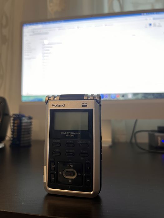 Sony Alpha iii, Sony 16-35 F4, Dji Ronin RS3, Roland R-05