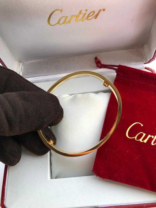 Brățară model Cartier LOVE 21 Gold 18K
