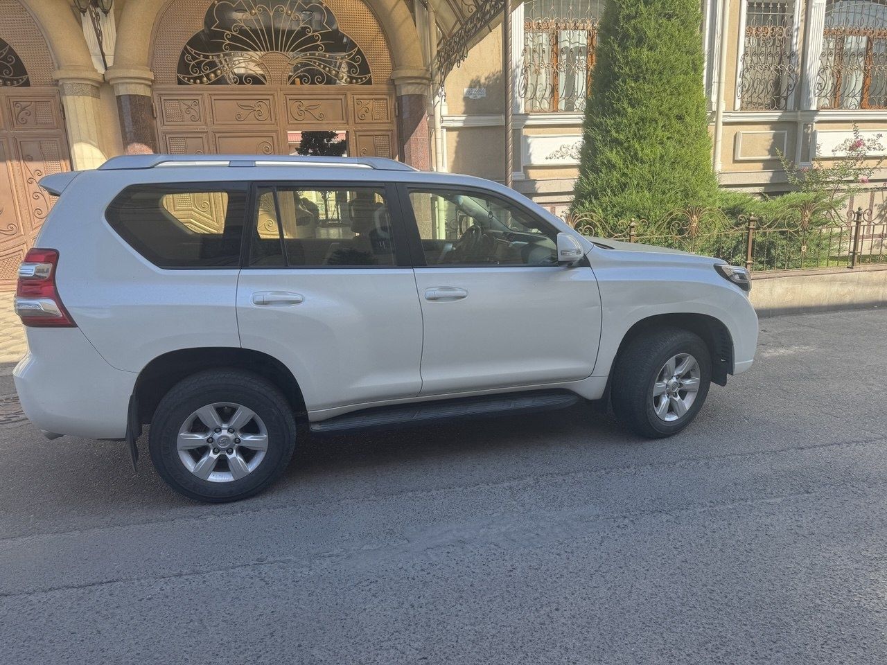 Тойота Ленд Крузер Прадо