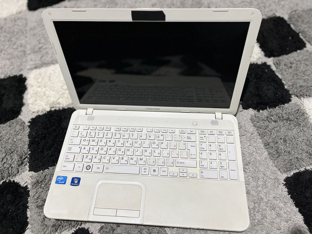 Лаптоп Toshiba Satellite C855-148
