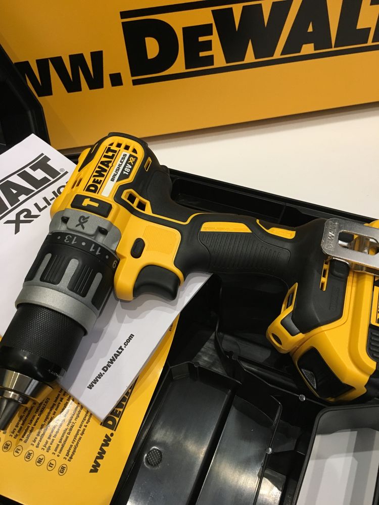 Винтоверт DeWALT DCD796 + 2броя 2,0Ah Батерии , Зарядно и Куфар