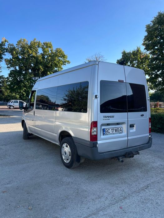 Vând Ford transit 8+1