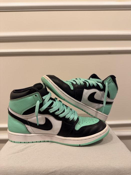 Jordan 1 High OG “Glow Green”