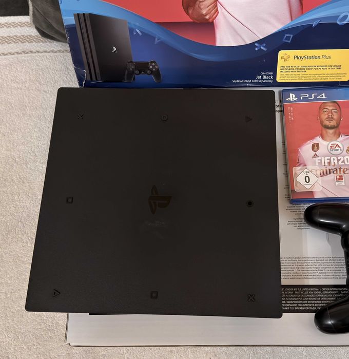Playstation 4 Pro 1000Gb + джойстик + Fifa 20, PS4 Pro