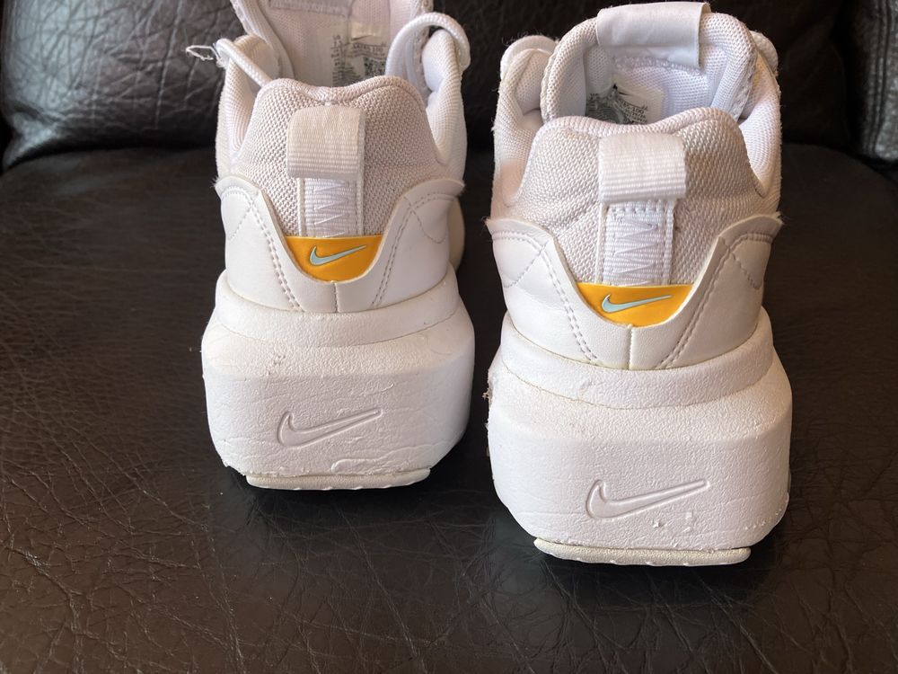 Маратонки NIKE W AIR MAX VERONA 38.5