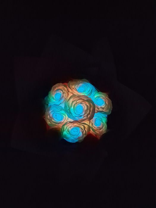 Buchet de trandafiri de sapun flori FOSFORESCENTE