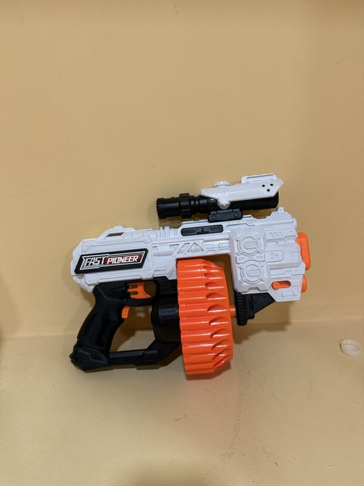 Игрушечный автомат nerf