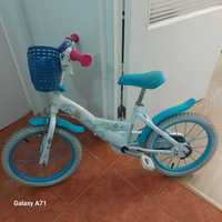 Bicicleta fetita cu Elsa