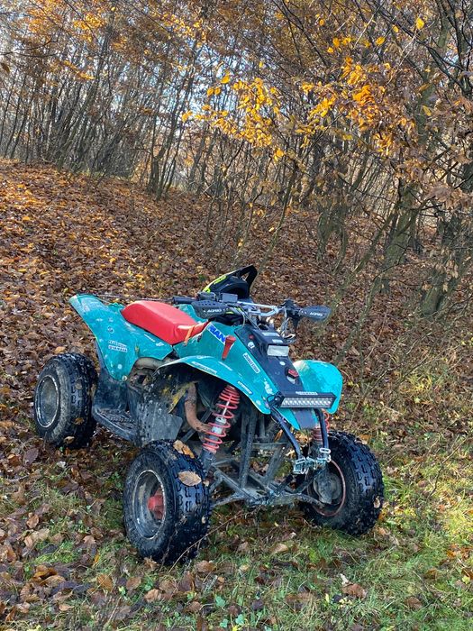 Vând atv polaris