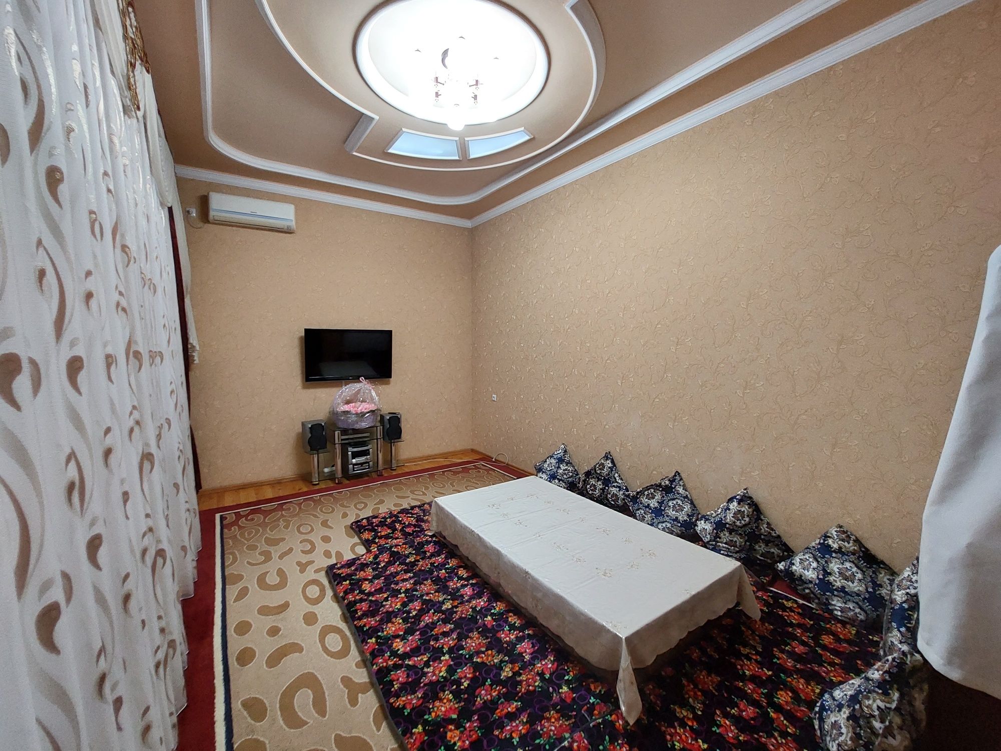 Битонкадан 1.5 км ичкарида ховли сотилади
