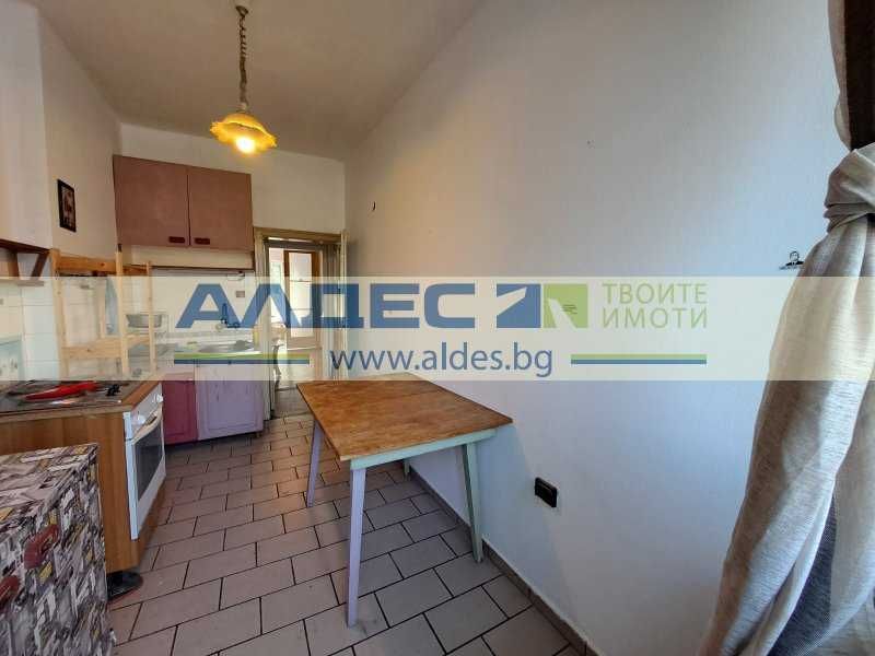 Продава се Тристаен апартамент в София, Център - 72 кв.м за 3723 €/кв.м - Снимка #12