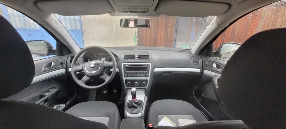 Vând Skoda Octavia 1.4 (benzina)