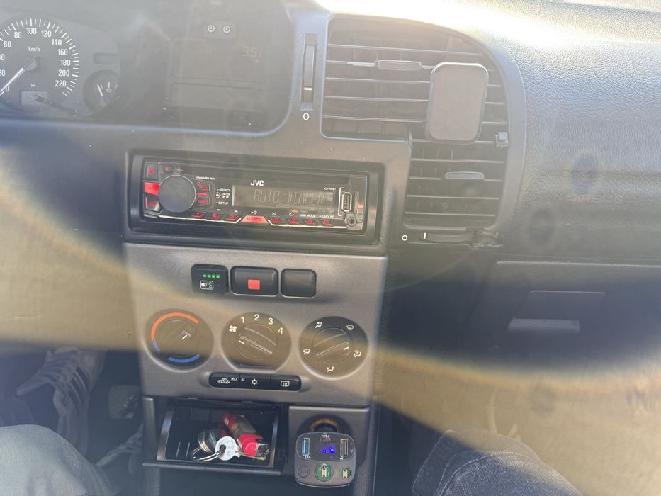 Opel zafira anul 2003