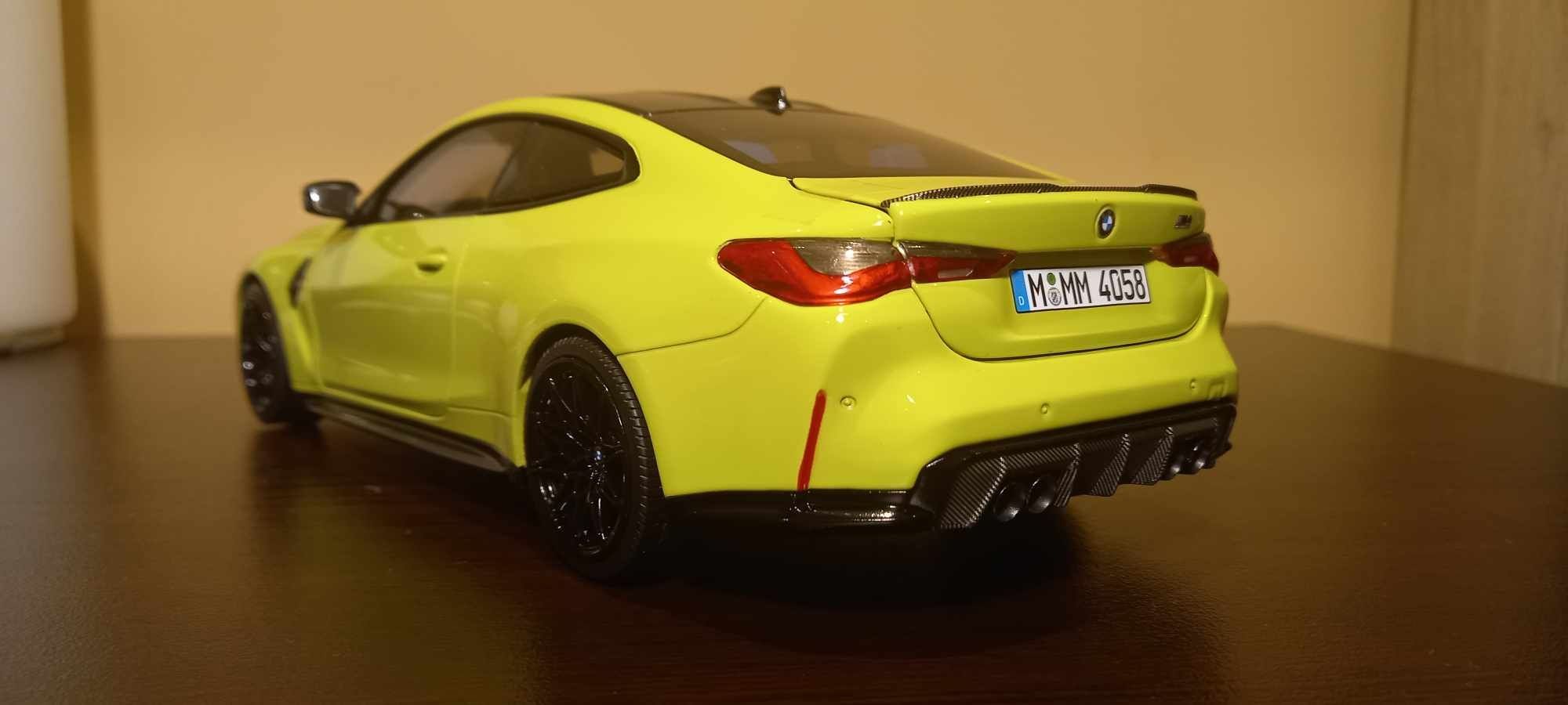 Продавам метална количка на миничемпс 1:18 чисто нова в кутия .