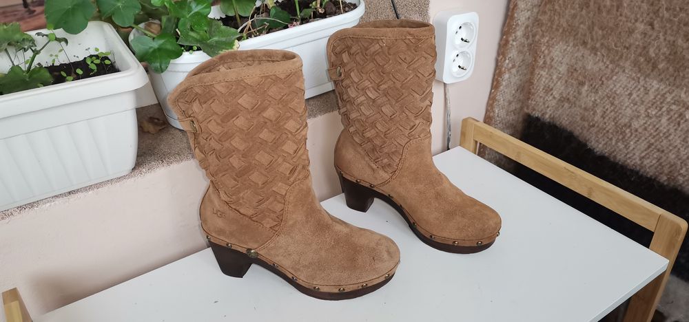 Елегантни ботуши UGG Australia 36 н.
