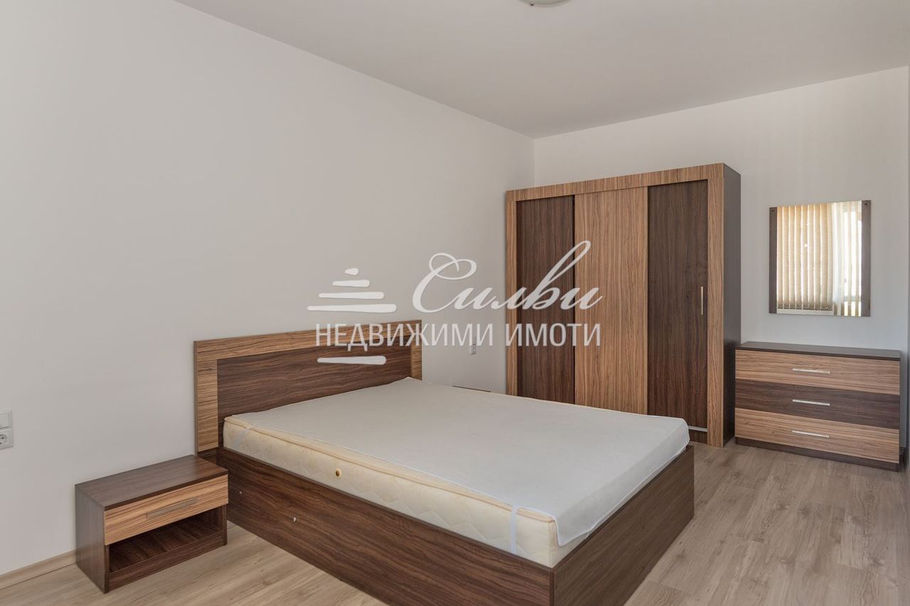 Дава се под наем Двустаен апартамент в Шумен, Център - 76 кв.м за 357 € - Снимка #7