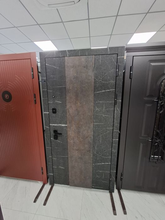 Наружные двери со склада оптом и в розницу