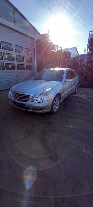 Mercedes w211 facelift  Dezmembrez/Dezmembram