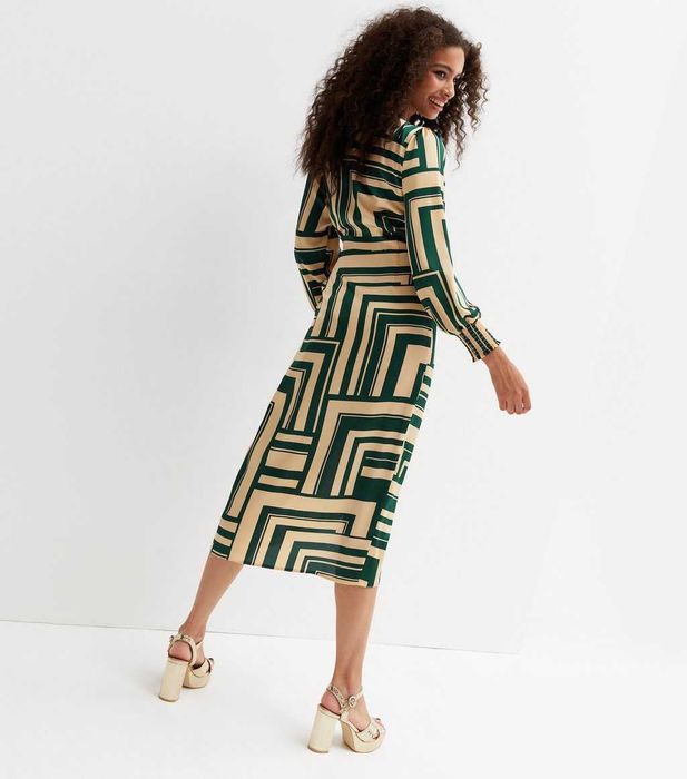 Сатенена рокля размер M