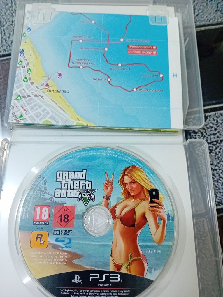 Vând joc gta5 nou