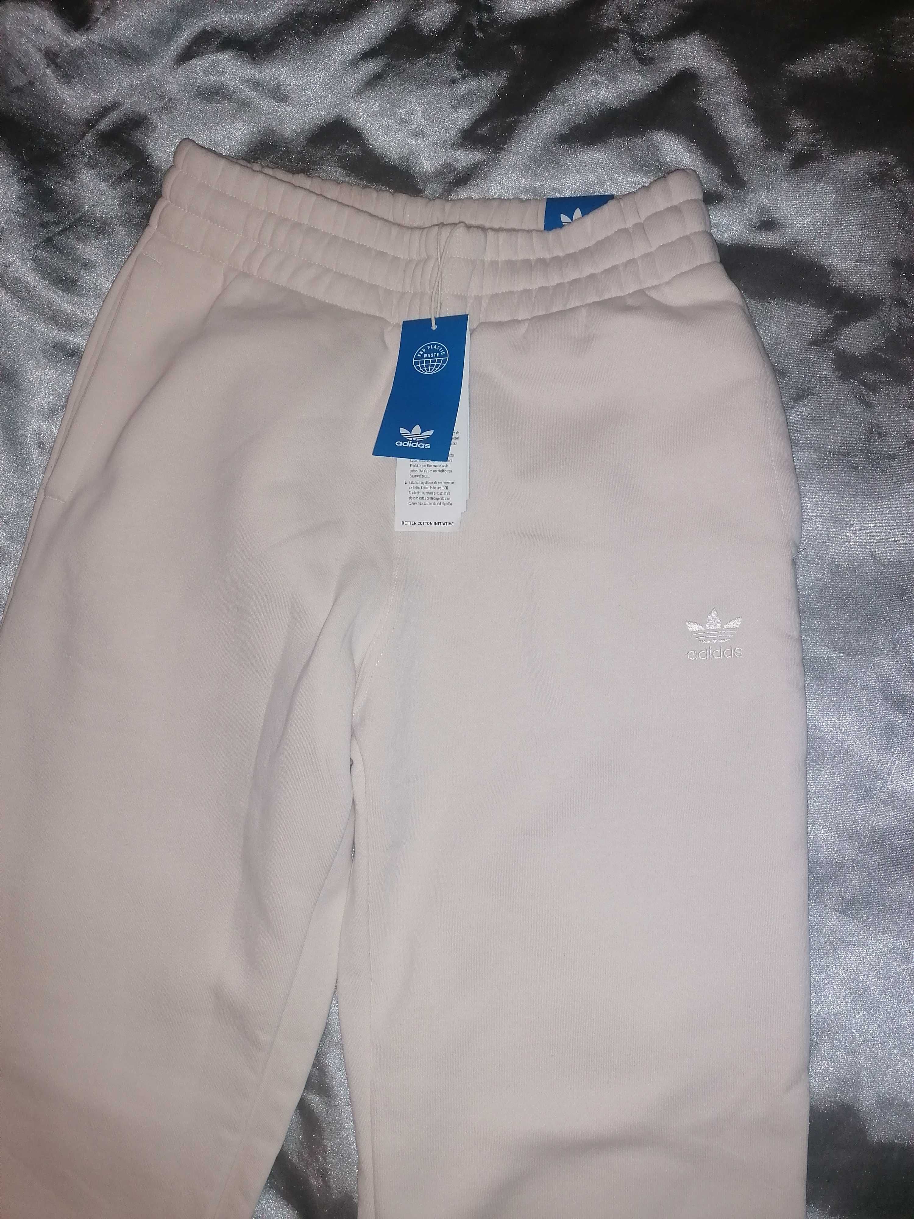 Pantaloni Adidas dama xs oversize vătuiti la interior