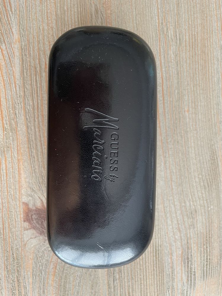 Слънчеви очила GUESS