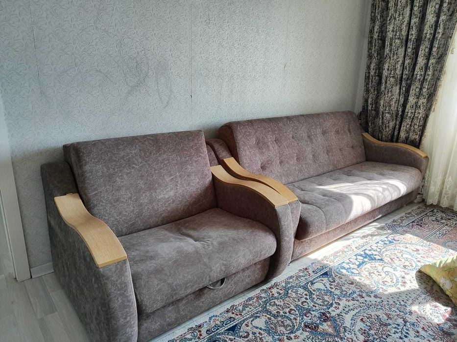 Продам диван с креслом Б/У