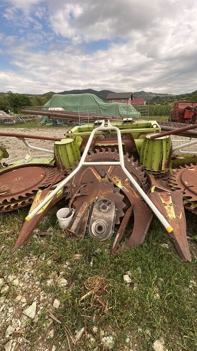 Combină claas Jaguar 860 cu 3 mese