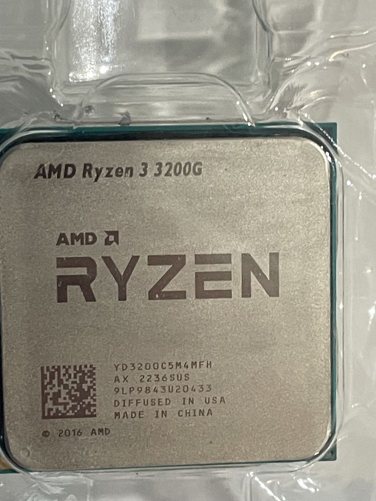 Procesor AMD Ryzen 3 3200G 3.6GHz Socket AM4 + 2 coolere