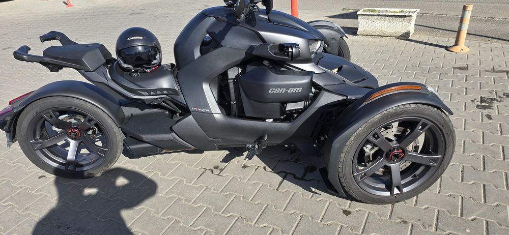 can am spyder 2019