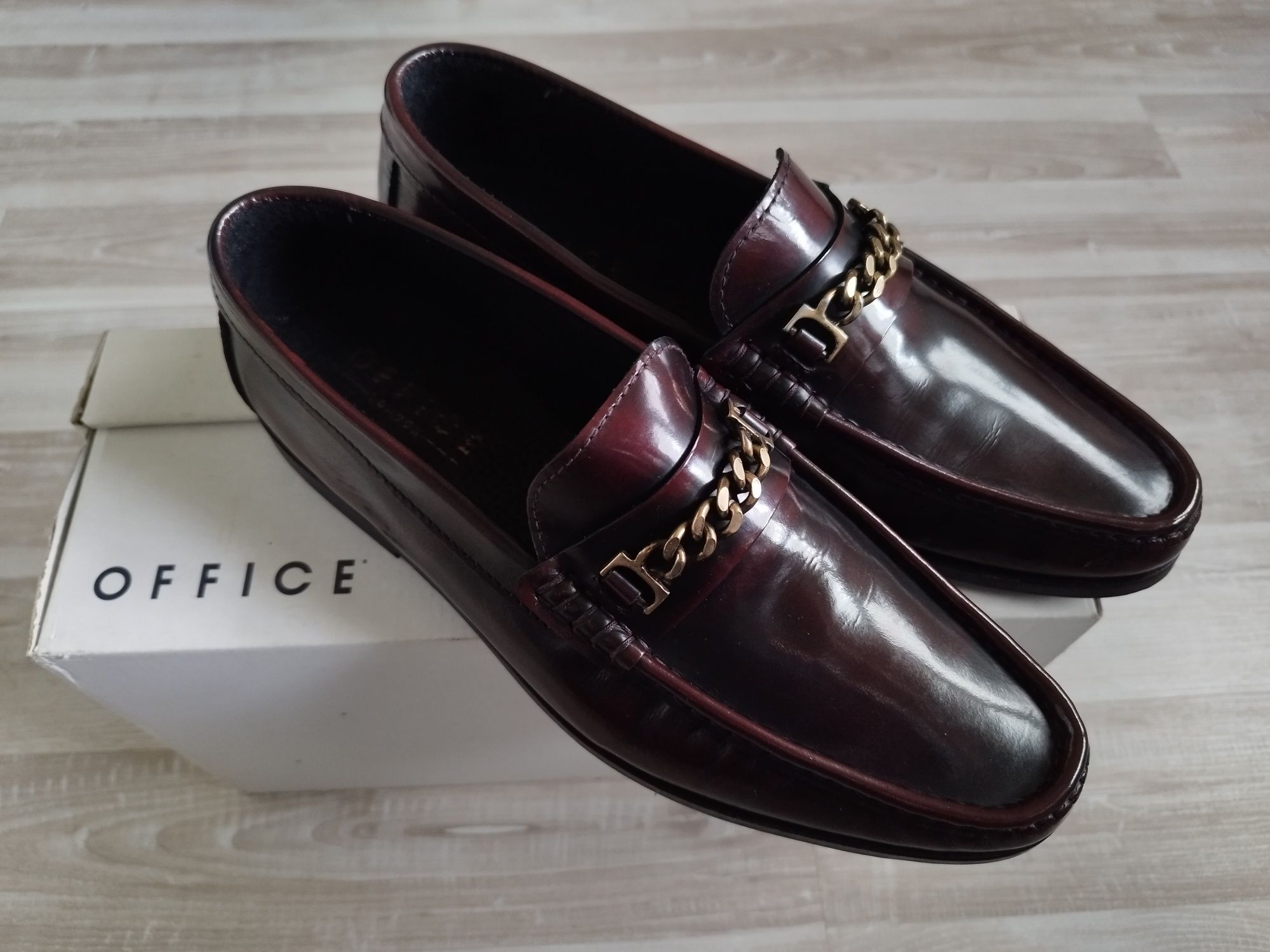 Vând Pantofi eleganți, Office London ca noi pentru bărbați, mărimea 41