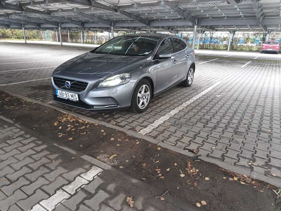 Volvo V40 D4 – 2015 – Full Option – 190 CP