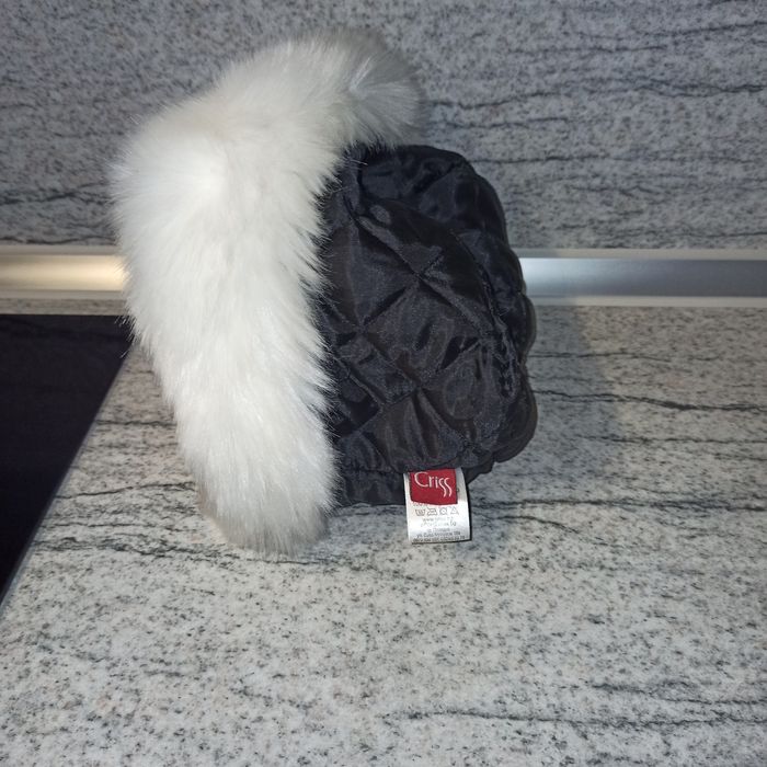 Шапка дамска зимна