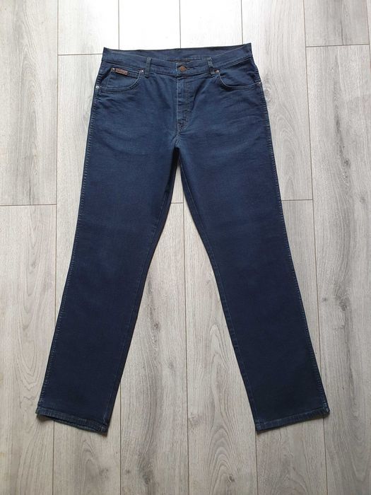 Blugi Wrangler "Texas Stretch" - Marime W36 L34 (Talie 96 cm)