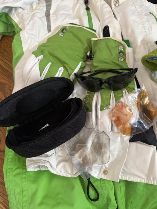 Ски екип Diel .Яке,долно,ръкавици ,лента за коса и очила