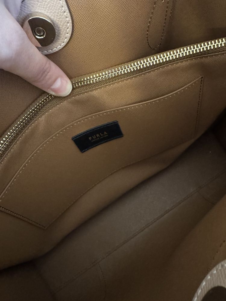 Geanta Furla noua