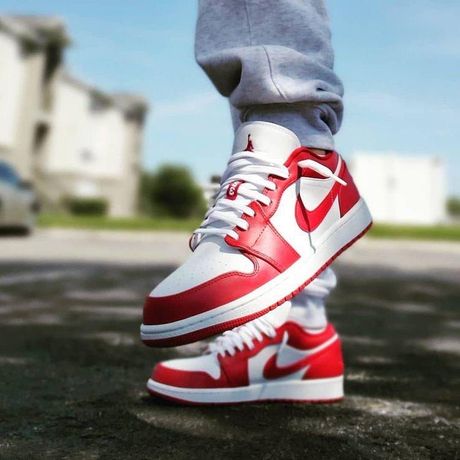 Кроссовки Nike Air Jordan Red