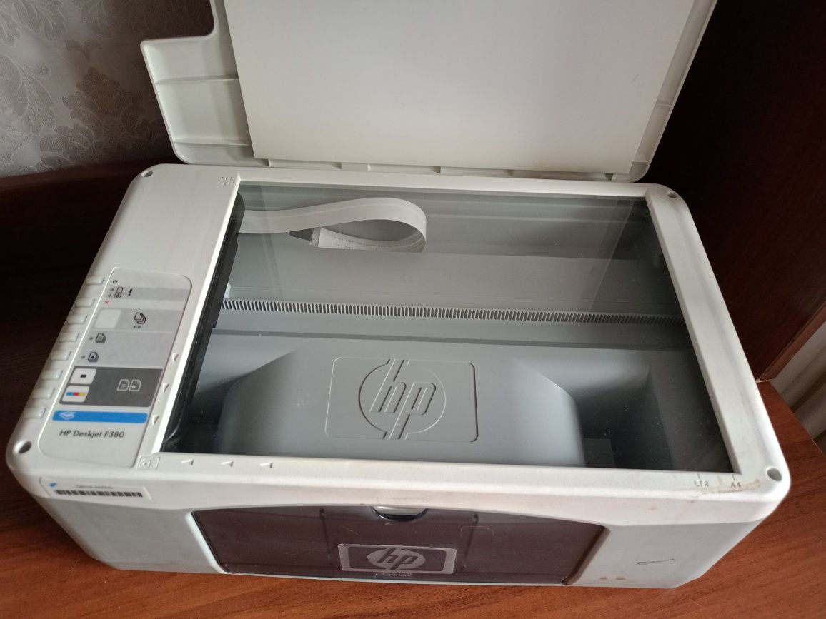 Принтер ию HP Deskjet F380