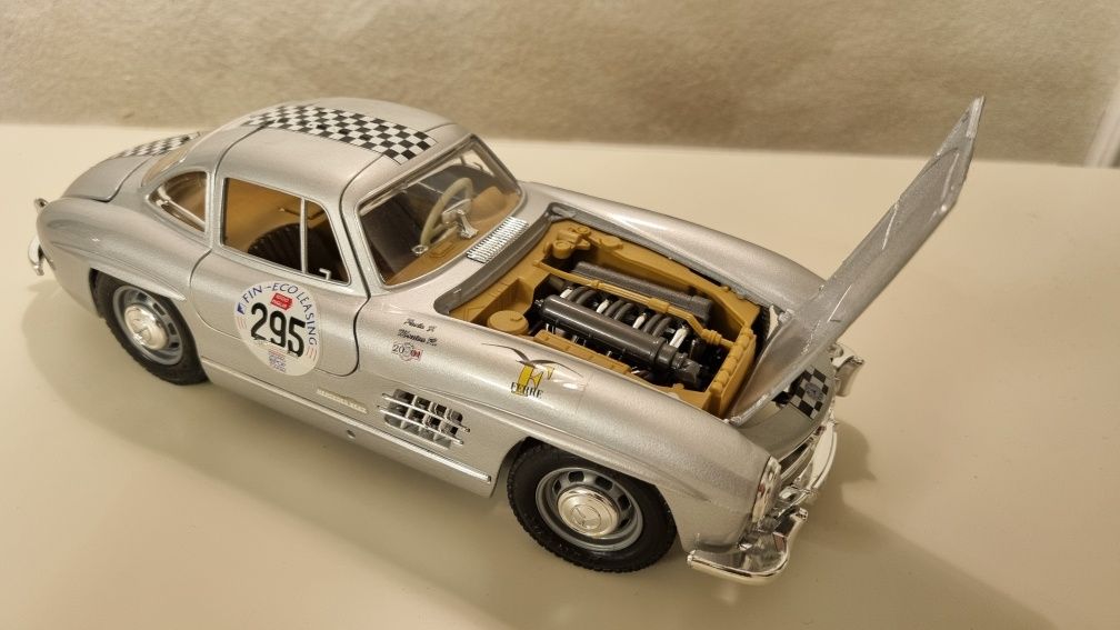 Macheta Mercedes SL300 Miglia 1000 la cutie