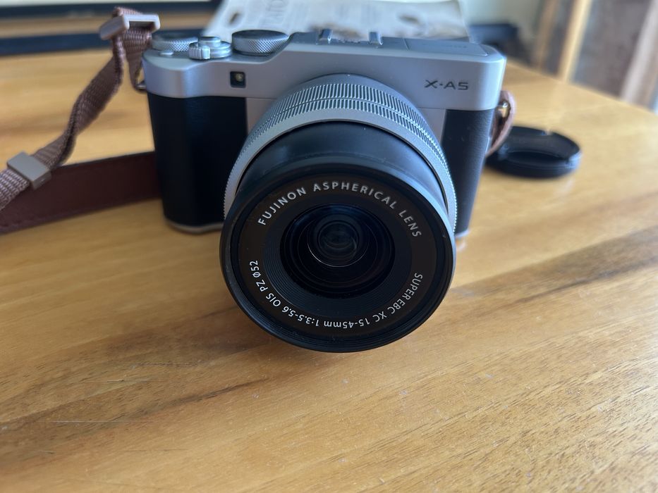 Aparat foto Mirrorless Fujifilm X-A5, 24.2 MP, Obiectiv XC 15-45 mm