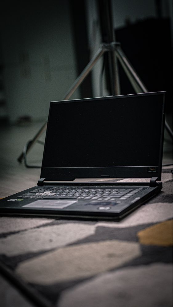Laptop Gaming Asus ROG Strix G512LV
