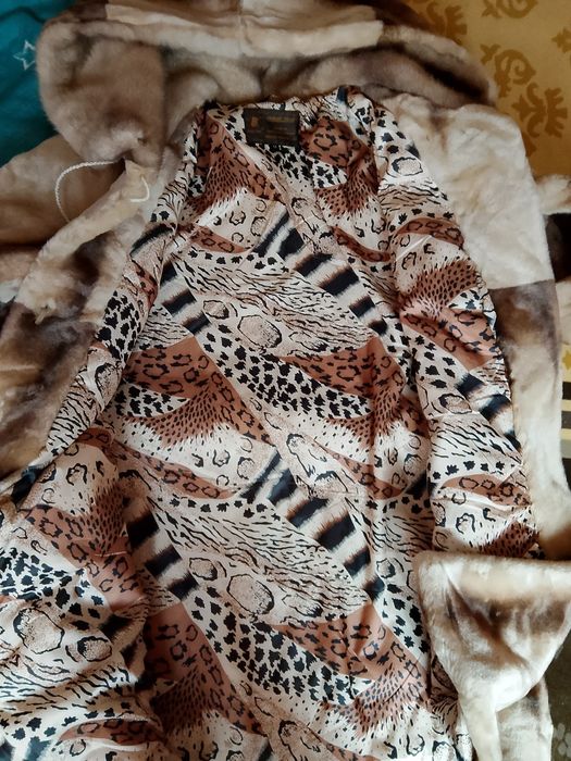 Vând haina de blana