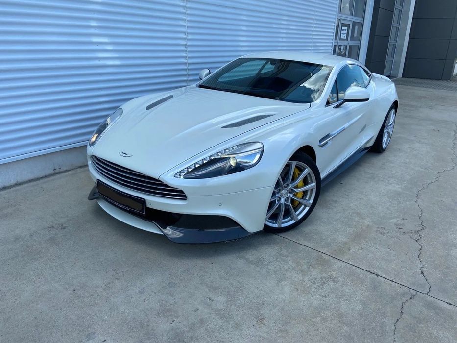 Aston Martin Vanquish Aston Martin Vanquish Coupe 6.0 V12 RWD 575 CP