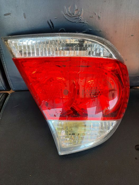 Заднии габариты от тойоты камрм 35,американец,в хорошем состоянии