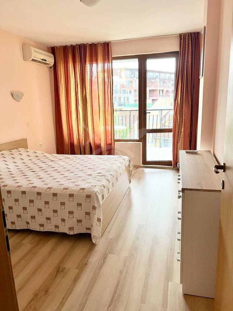 Продава се Двустаен апартамент в к.к. Слънчев бряг - 65 кв.м за 985 €/кв.м - Снимка #2