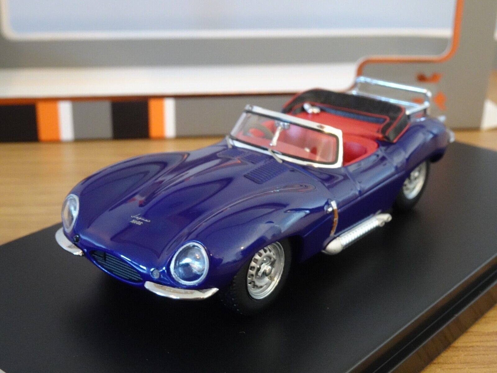 Macheta JAGUAR XK SS 1957 - Premium X, 1/43, noua.