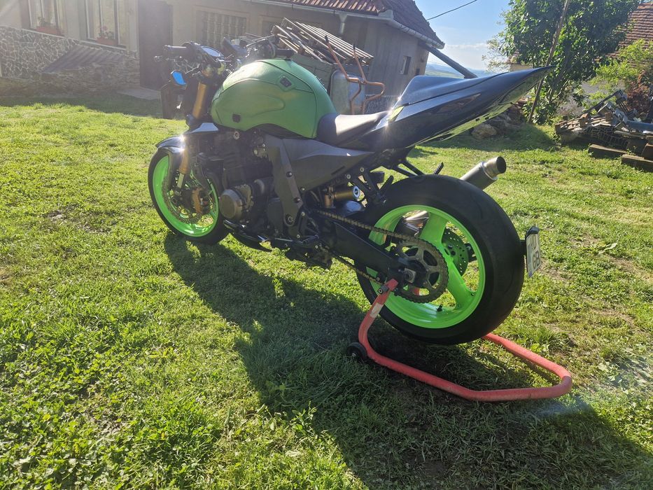 Kawasaki Zx750 ..