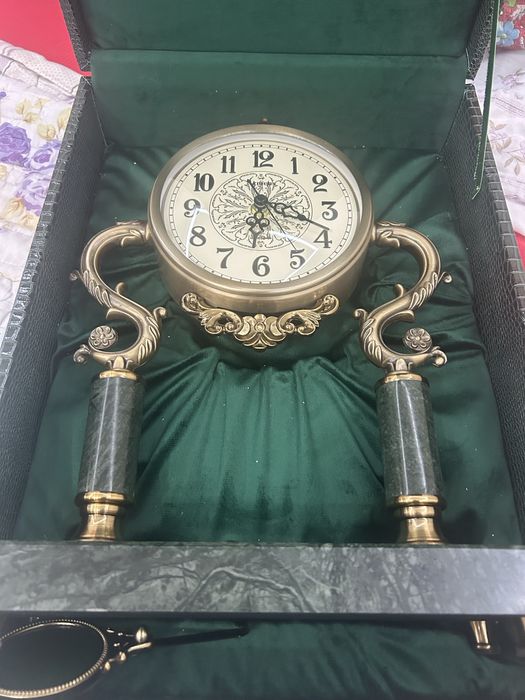 Продаю новые настольные часы