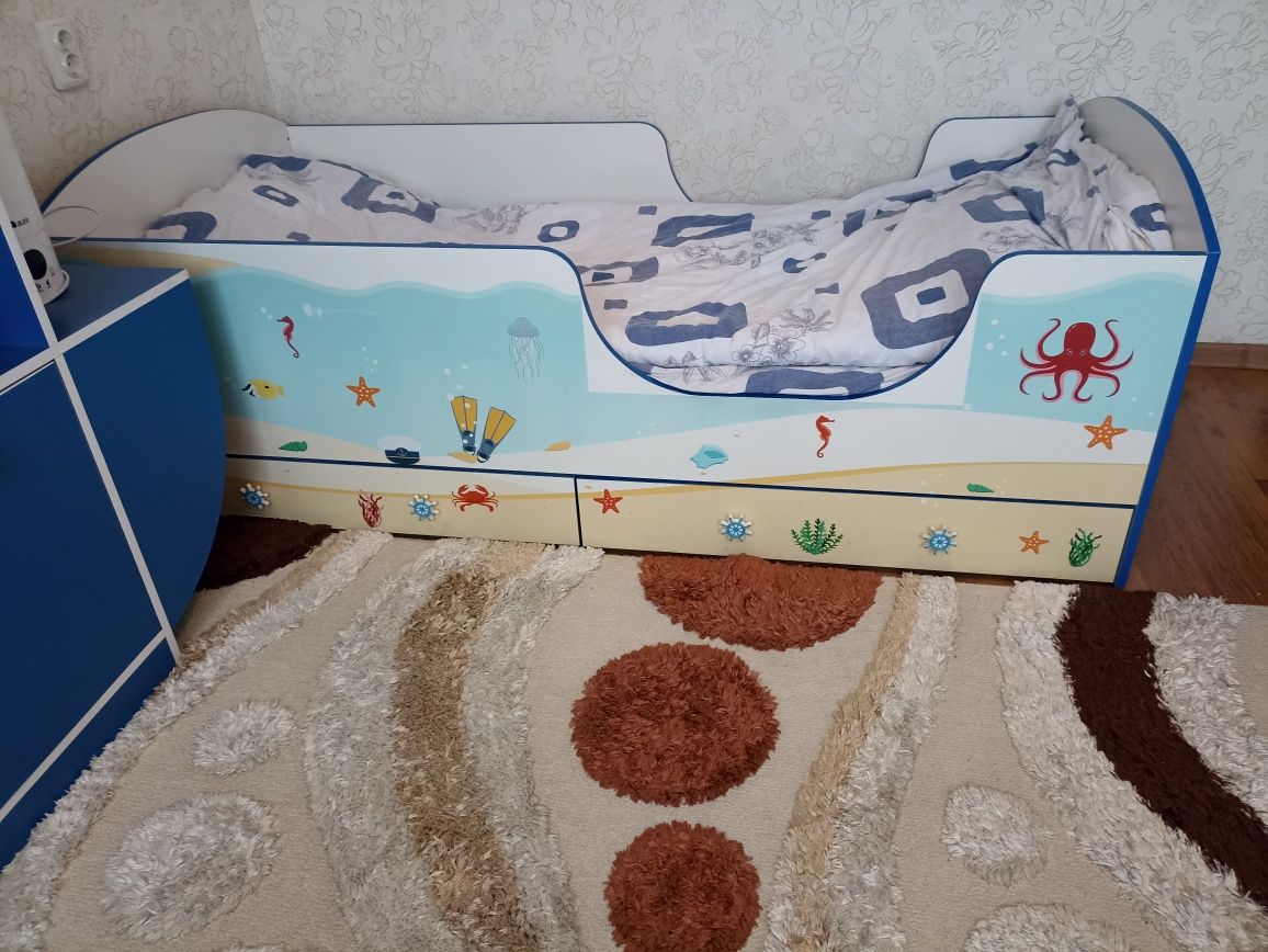 Детский стеллаж и полная мебель