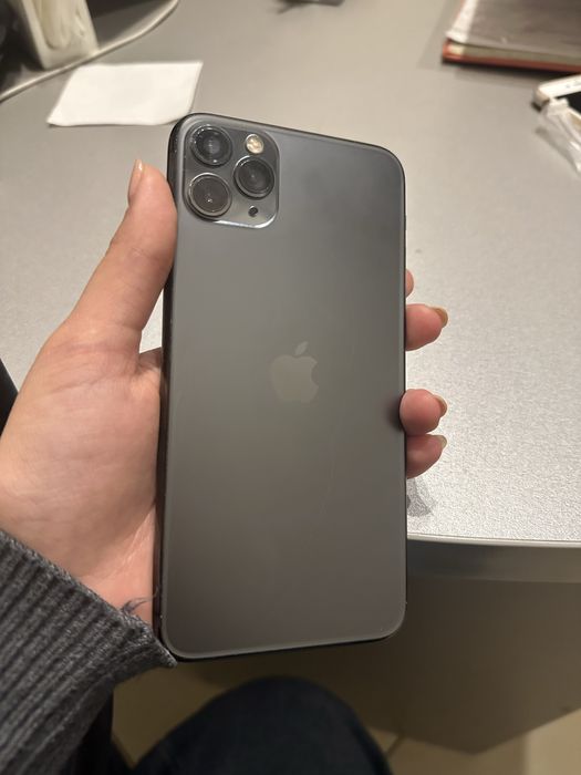 Айфон 11 про макс + айфон 8